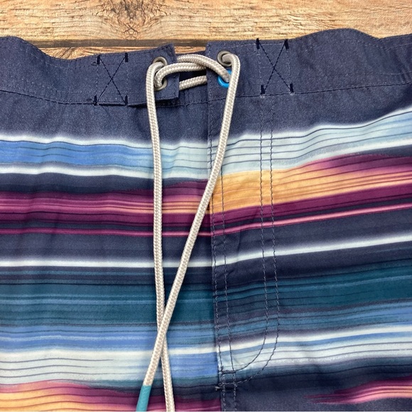 Tommy Bahama Baja Borealis Swim Trunks Size: XXL - Picture 2 of 4